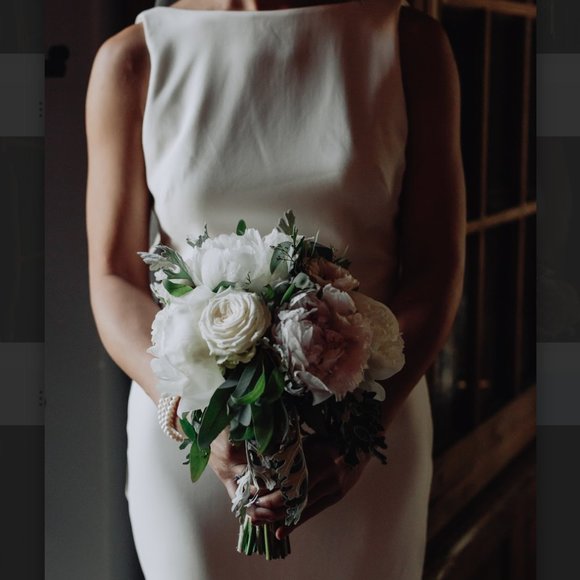 Theia Devon Ivory Wedding Dress (tailored) - Picture 4 of 12